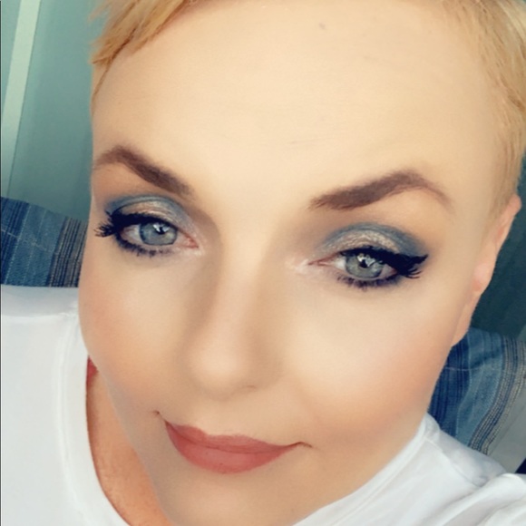 Meet your Posher, Danyelle - Picture 4 of 4